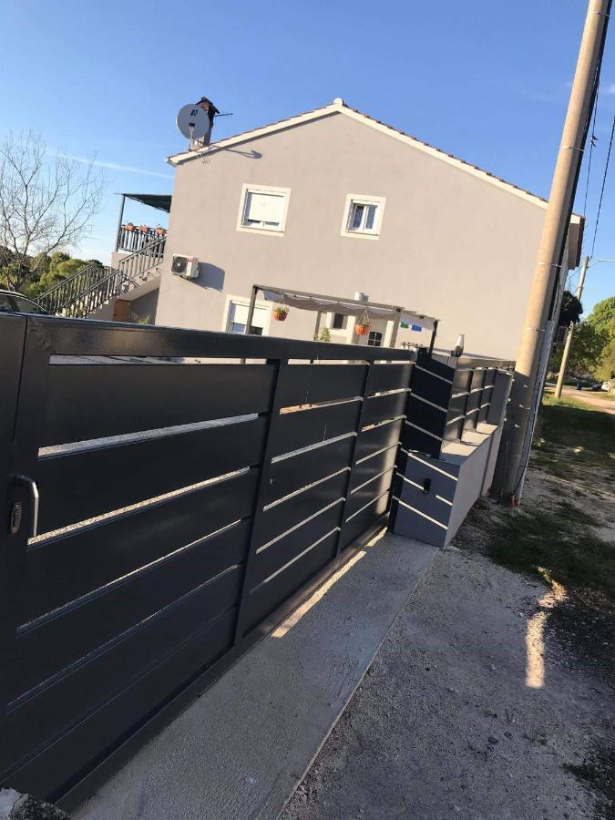 Apartmani Dokic Bale Exterior foto